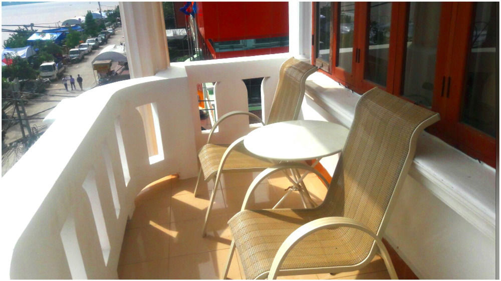 Nalinthone Guesthouse Ban Nongdouang Esterno foto